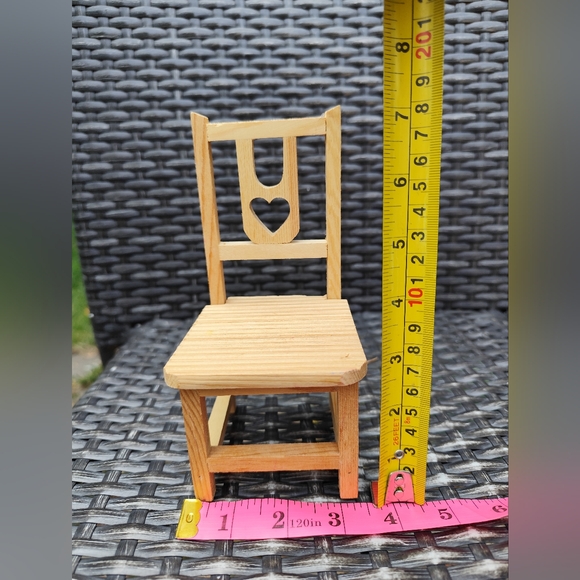 4/$50⭐️3 pcs Miniature chairs - Picture 7 of 8